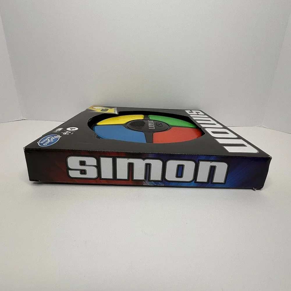 Hasbro Gaming Simon Electronic Memory Game 2020 Brand New Sealed
